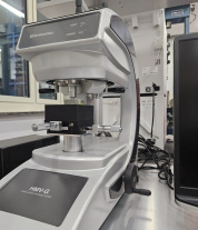 Microdurometro Shimadzu